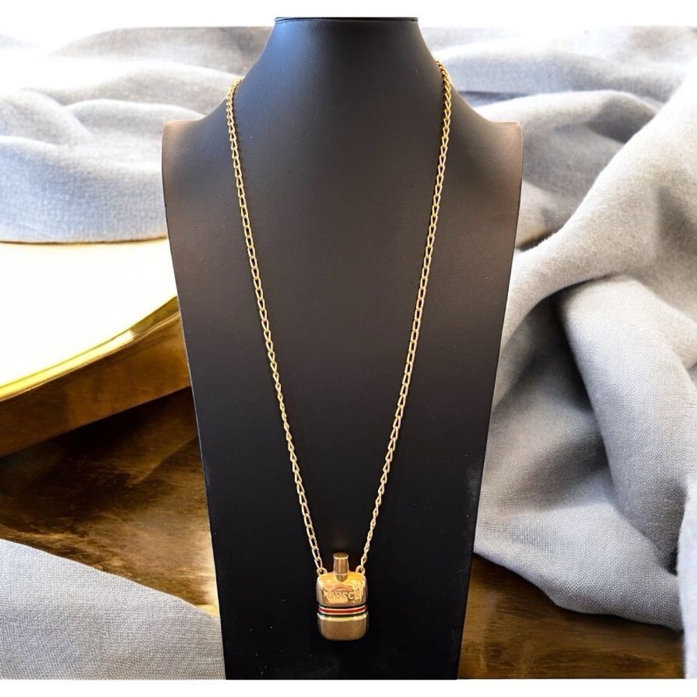 Gucci Vintage Gold Pendant Perfume Necklace - Picture 3 of 8